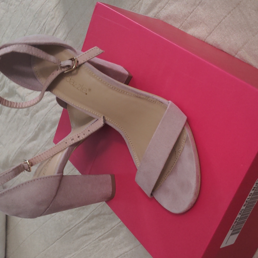 Pink heels TTS